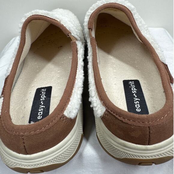 Easy Spirit Women's Terrave 2  Mule Clogs, Size 8 Wide - Picture 6 of 9